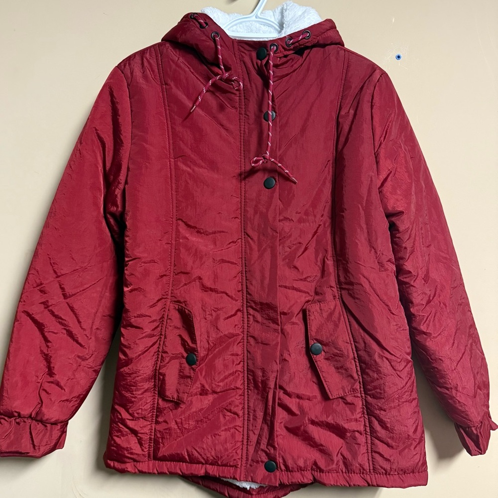 NWOT Cozy Red Hooded Jacket
Size Medium 💜💜💜